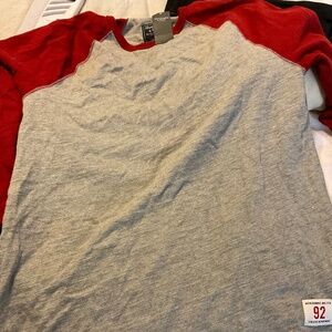 Abercrombie & Fitch Medium Long Sleeve tee Gray and red
